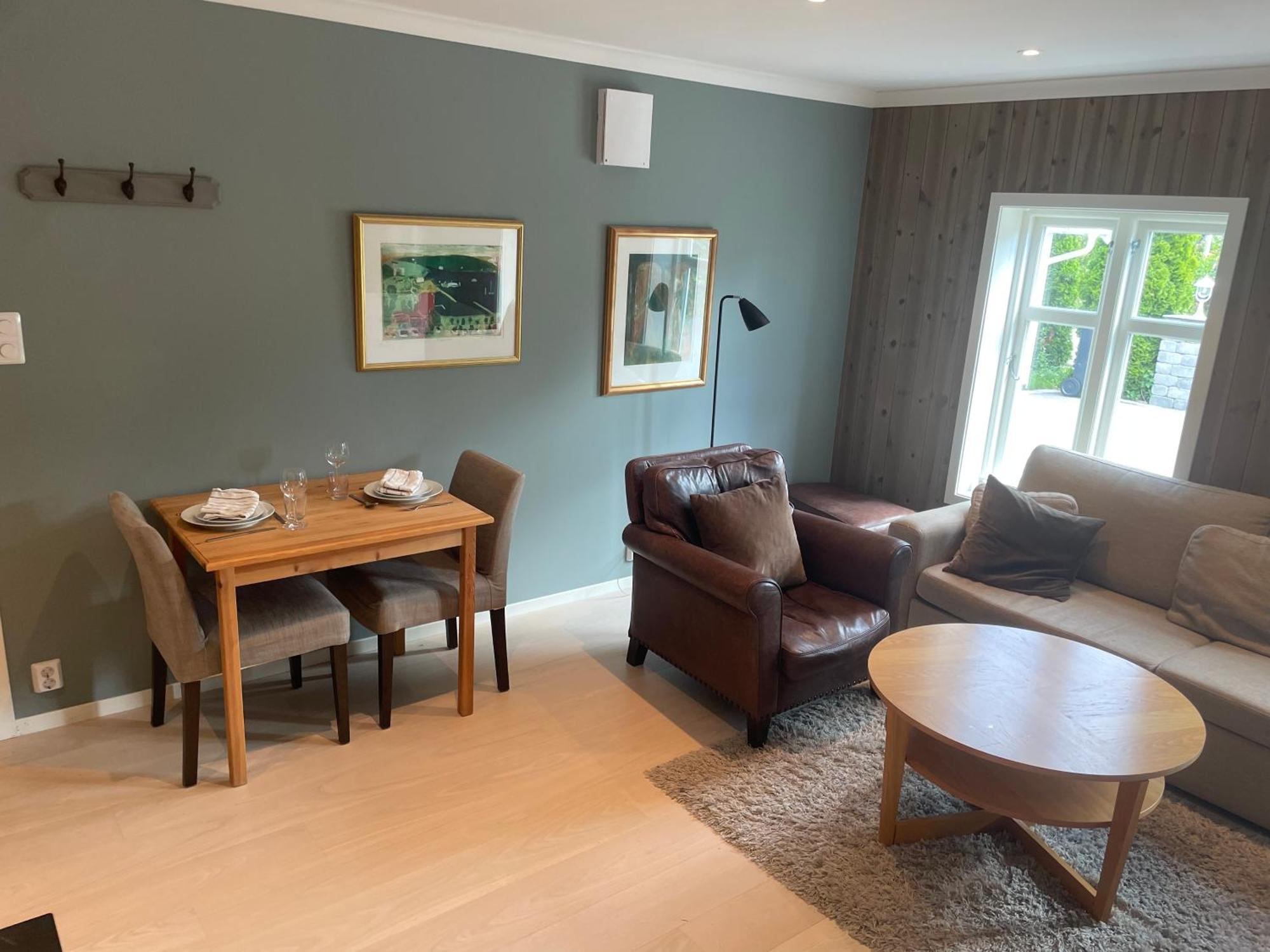 Apartment At Ranvik Near City Center - Parking Available サンネフヨル エクステリア 写真